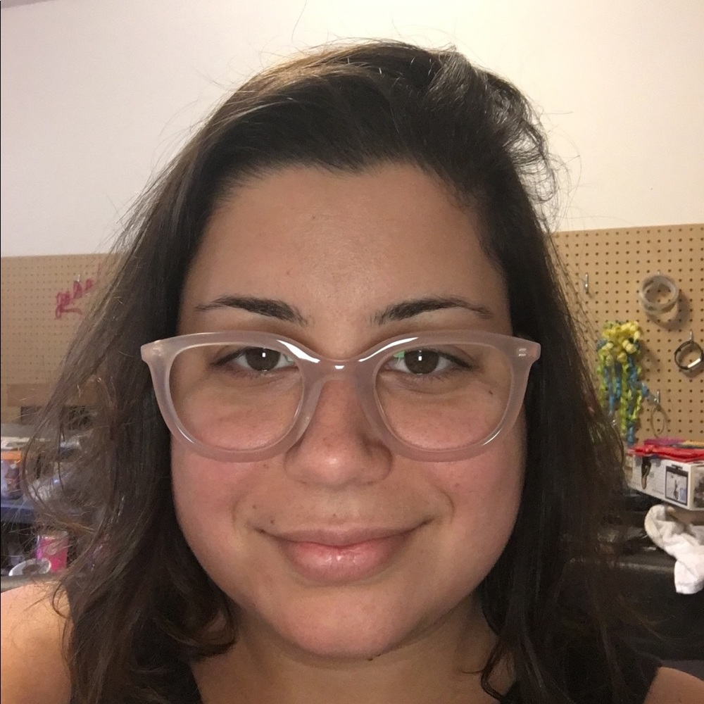 Meet your Posher, Julia